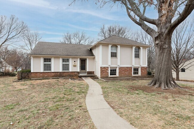 Building Photo - 3 Bed Home in Cul-de-Sac Great Location