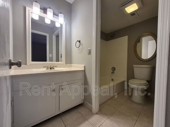 Building Photo - 204 Triumph Dr NW