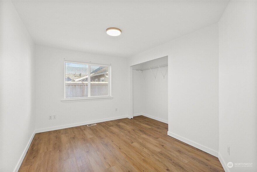 Building Photo - 4820 N Pearl St