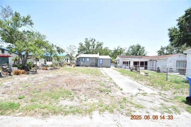 Building Photo - 5025 4th Ave N