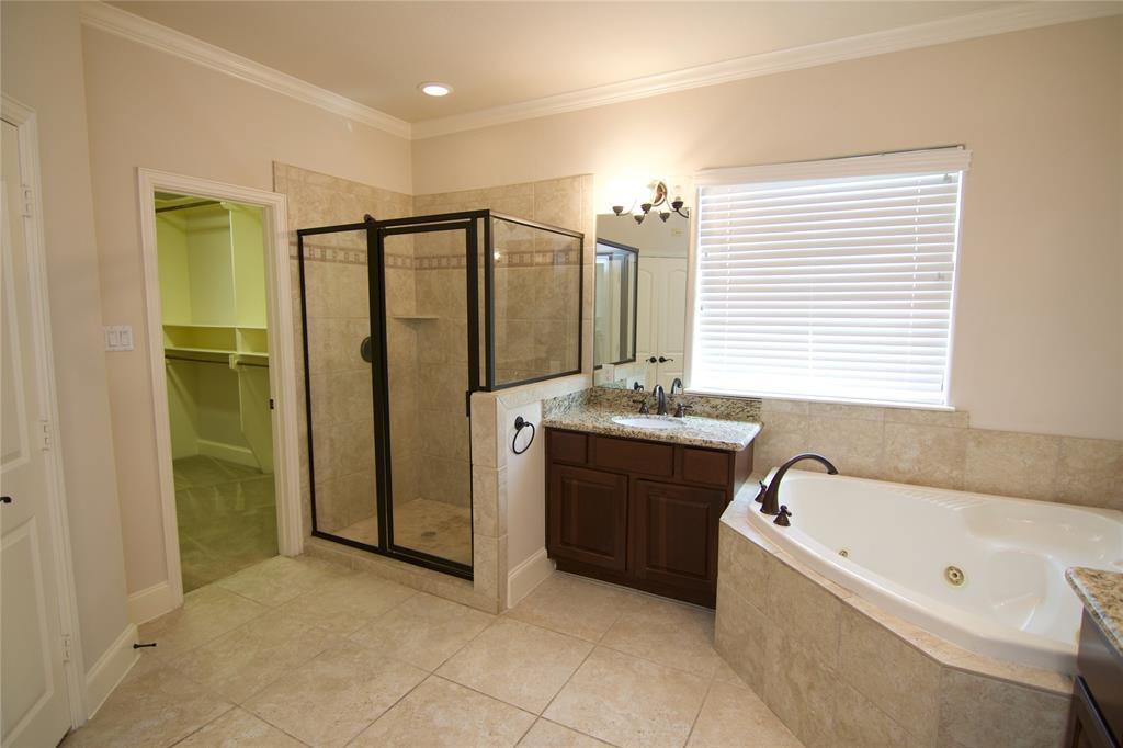 Building Photo - 6353 Richmond Ave