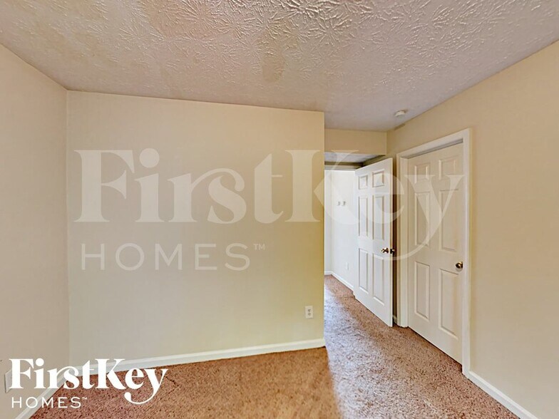 Building Photo - 8012 Mustang Ln