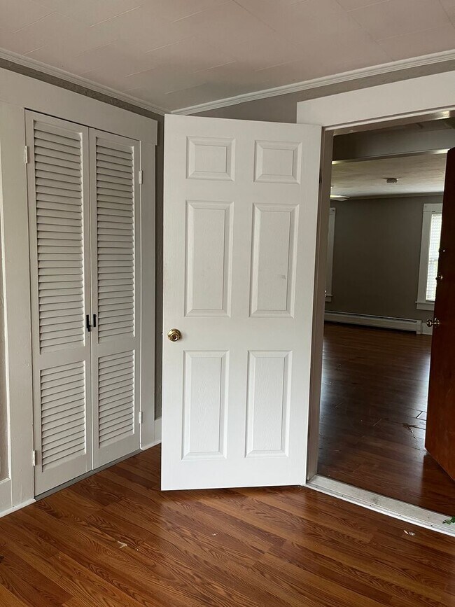 Building Photo - 189 Gilford Ave