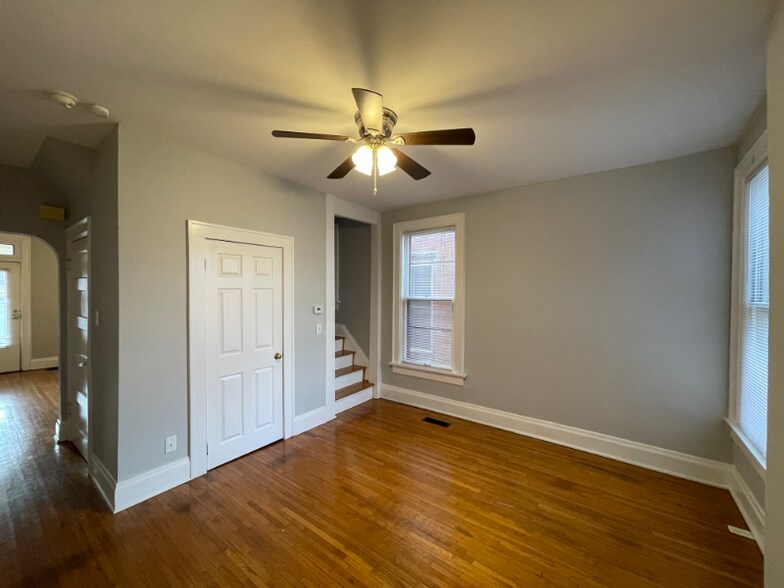 Building Photo - 80 W Greenwood Ave