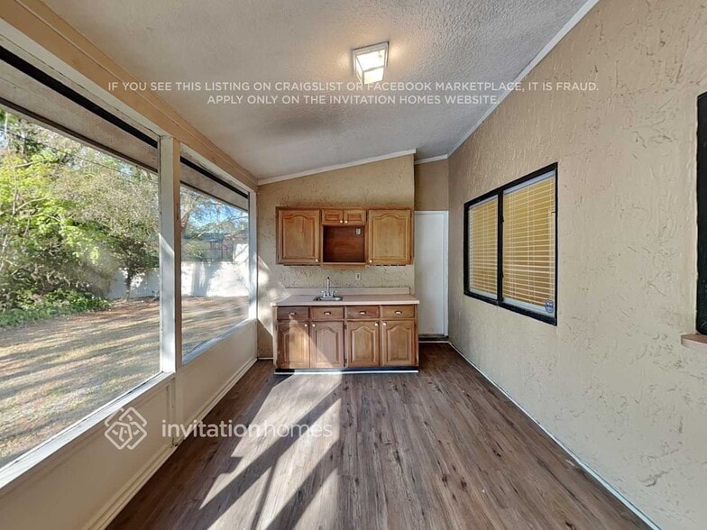 Building Photo - 6265 Indian Meadow St