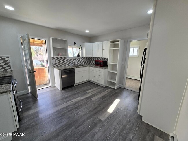 Building Photo - 37 Green St