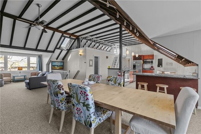 Building Photo - 167 Coggeshall Ave