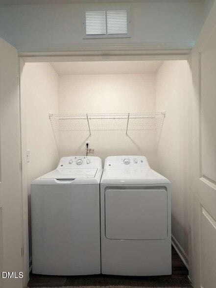 Building Photo - 2048 Trailside Dr