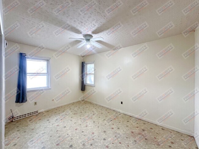 Building Photo - COZY House For Rent In Moorcroft