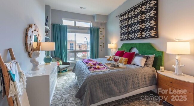 Building Photo - 650 E Brooklyn Vlg Ave