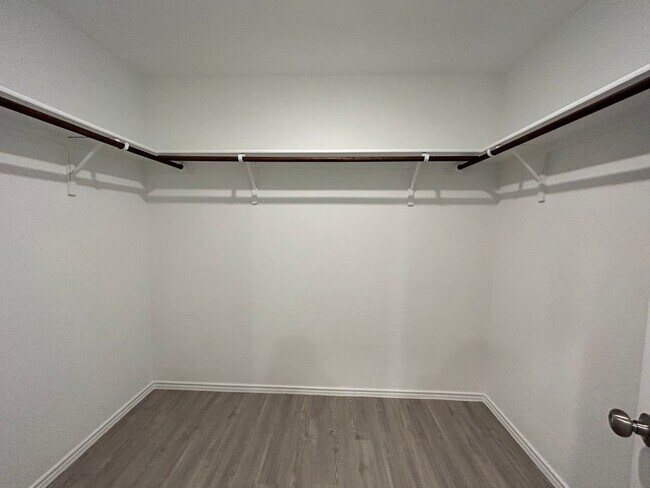 Building Photo - Modern 4-Bedroom Living with Community Pool Access!
