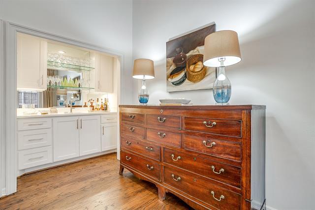 Building Photo - 1301 Belle Pl