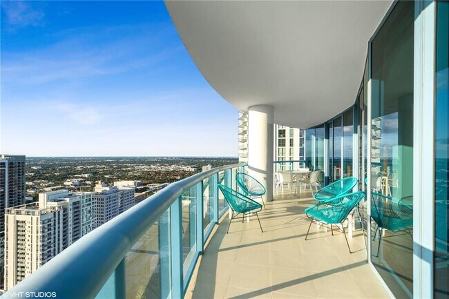 Building Photo - 333 Las Olas Way
