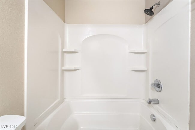 Building Photo - 182 Gilliflower Ave