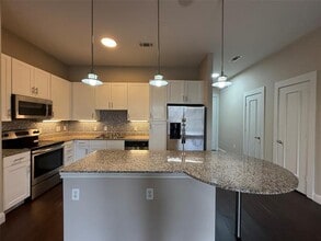 Building Photo - 801 N Bishop Ave