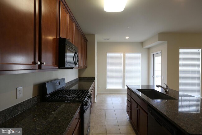 Building Photo - 20592 Geddes Terrace