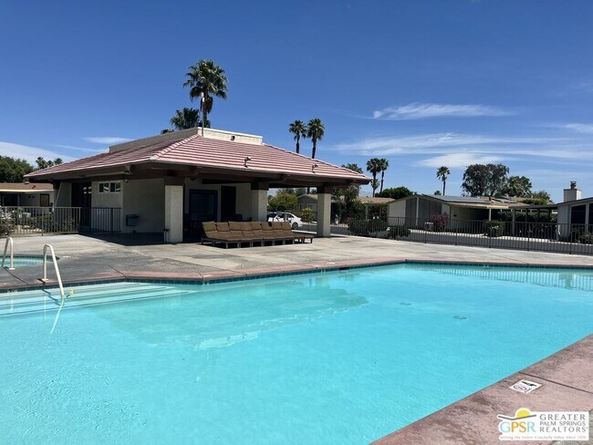 Building Photo - 73450 Country Club Dr