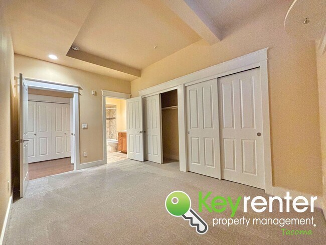 Building Photo - Luxury 2-Bed Condo in Tacoma, No Neighbors...
