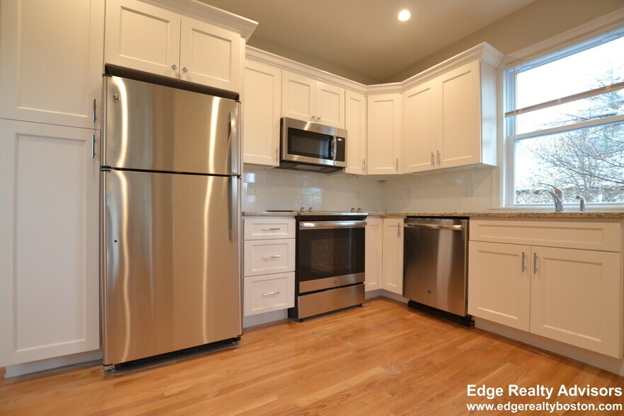 Building Photo - 68 Foster St