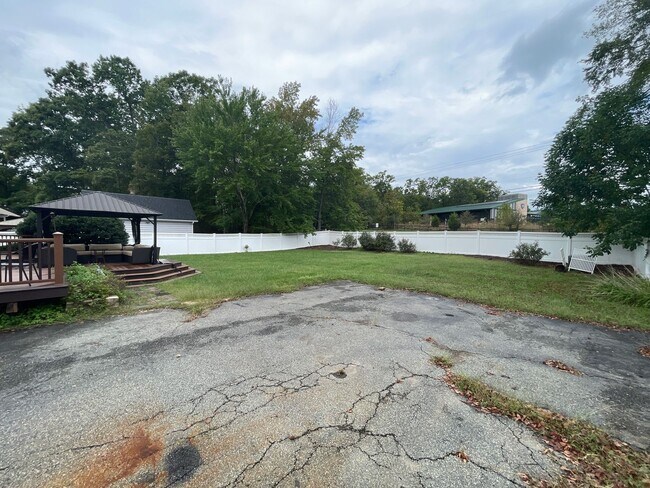 Building Photo - Gayton Green 4 Bedroom  2.5 Bath Home
