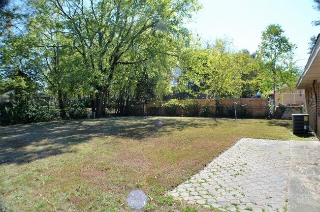 Building Photo - 3144 Montwood Dr