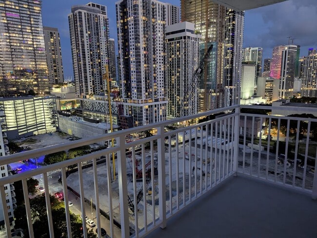 Building Photo - 850 N Miami Ave