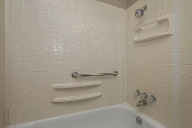 Building Photo - Home For Rent in SW Ardmore!