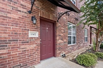 Building Photo - 801 Luther W St