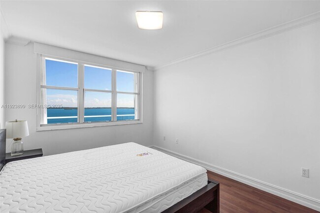 Building Photo - 800 Claughton Island Dr