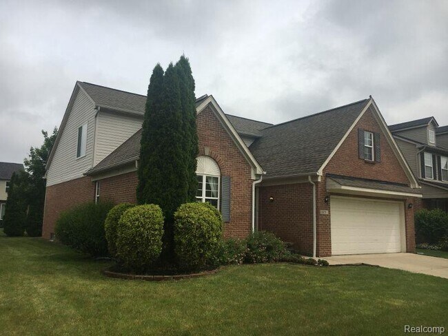 Building Photo - 879 Autumn Ridge Dr