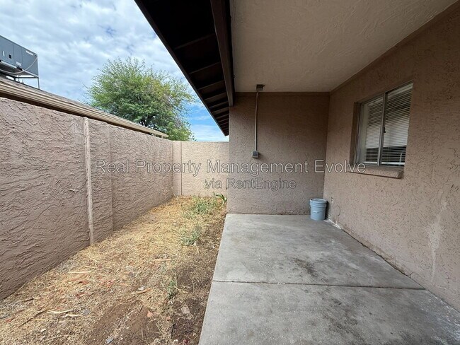 Building Photo - 18211 N 40th Pl