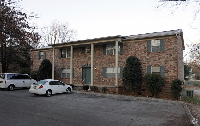 Building Photo - 1100-1109 Laura Lynn Cir