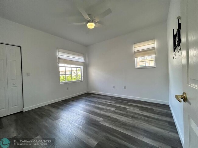 Building Photo - 604 NW 170th Terrace