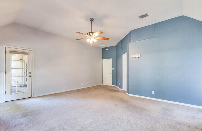 Building Photo - Beautiful Home in Shady Hollows Available ...