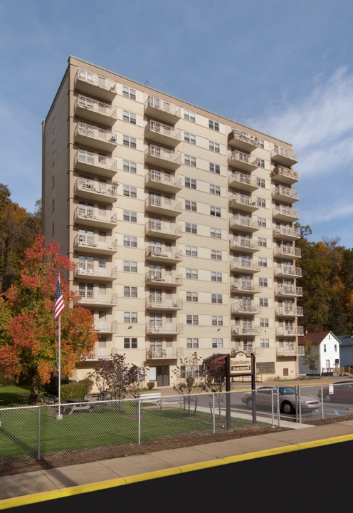 Primary Photo - Eleanor Roosevelt Apartments