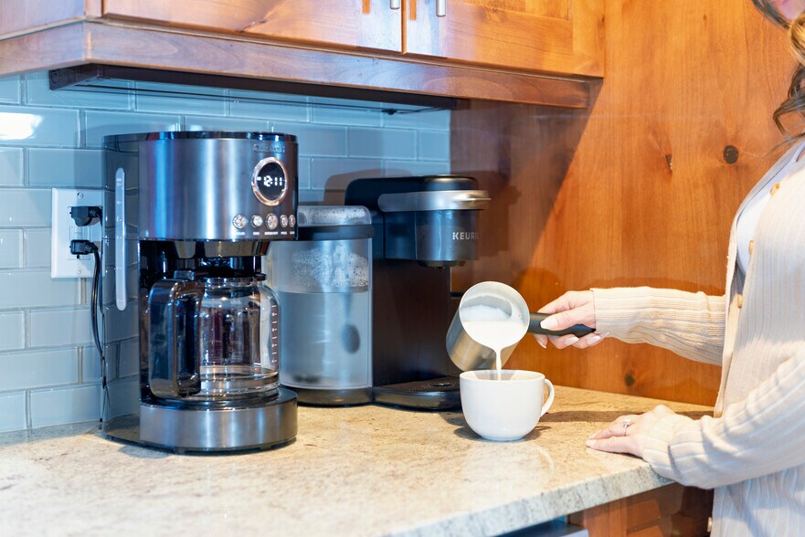 Building Photo - 2655 Windward Way