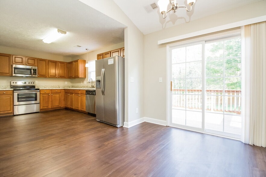 Building Photo - 1127 Sunnycrest Ct