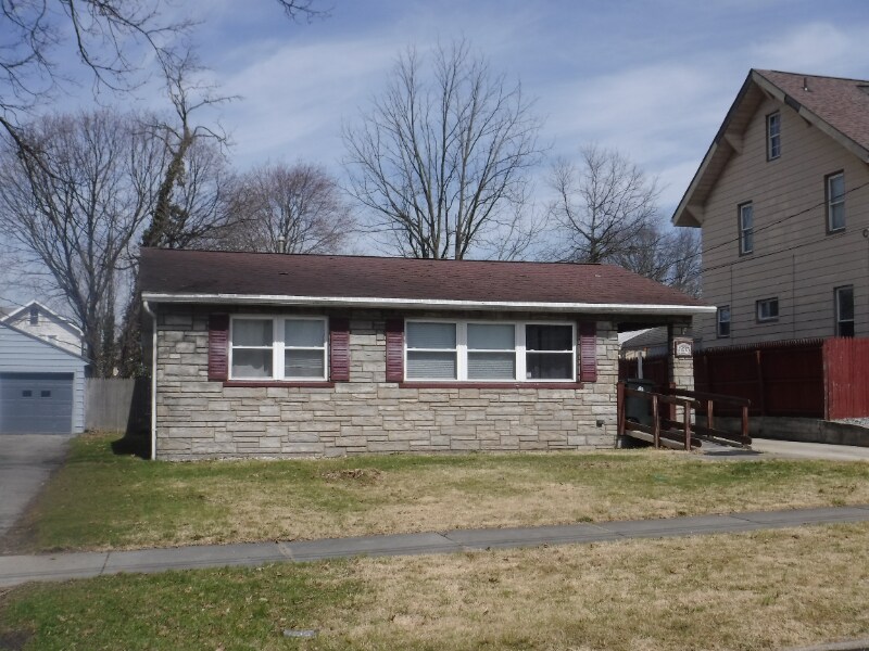 Building Photo - 12 Edgewood St NE