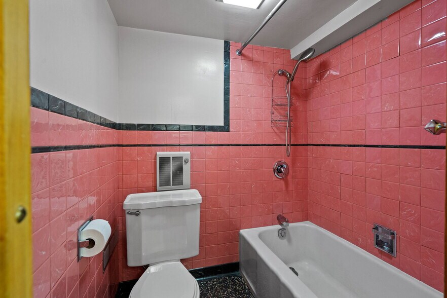 Building Photo - 1109 3rd St NW