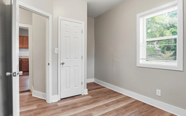 Building Photo - 1532 Warrior Rd
