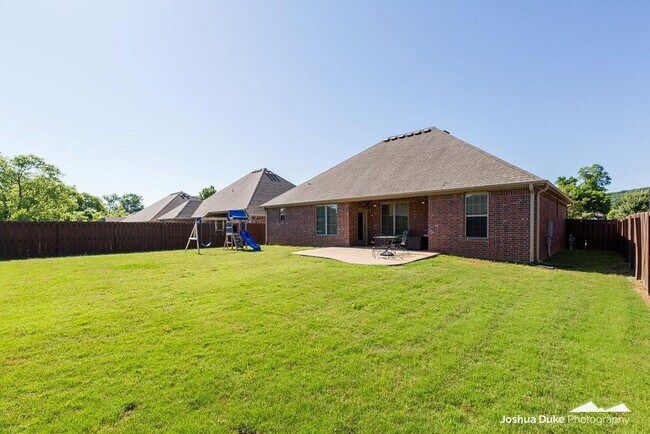 Building Photo - Stunning home in Hamptons Subdivision w/an office! Near Stonebridge Meadows GC!