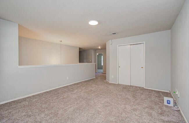Building Photo - 16126 Coleburn Dr