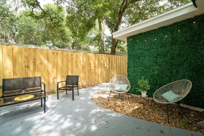 Building Photo - Beautiful Spacious Stylish near Busch Gardens at Crenshaw