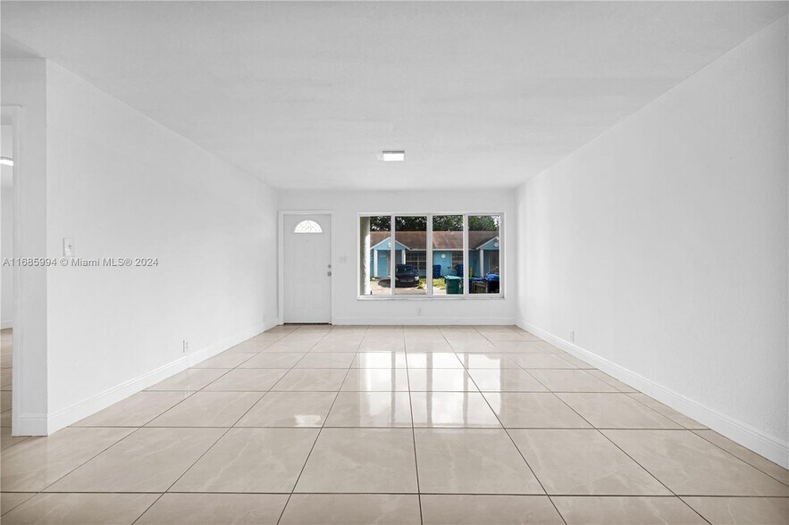 Building Photo - 18016 NW 40th Ct