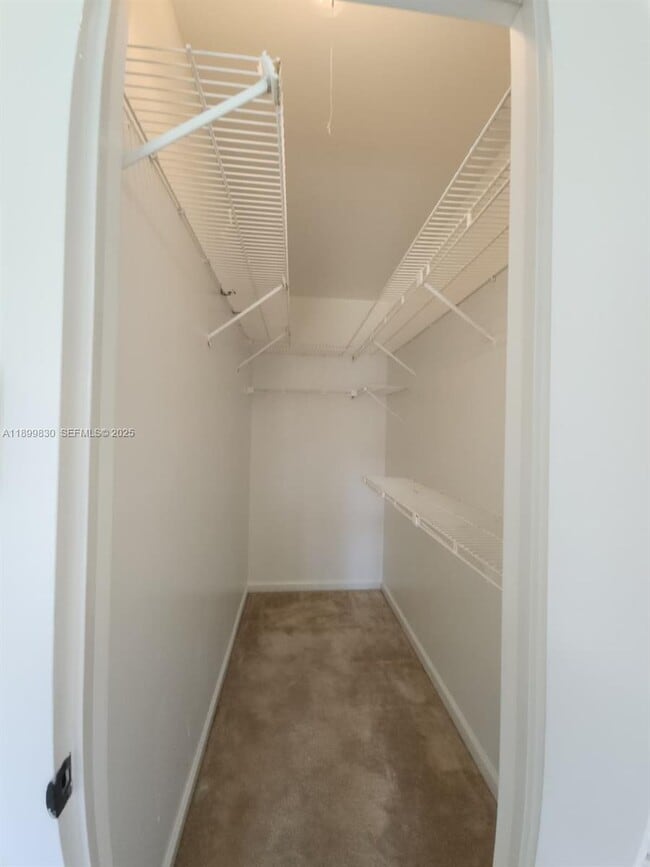 Building Photo - 564 Mansfield M