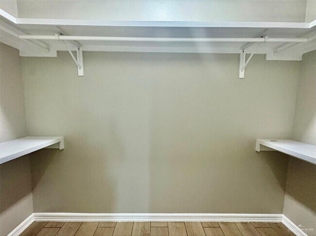 Building Photo - 11 E 13th St