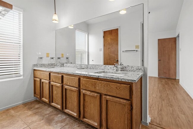 Building Photo - 3112 Freemont St