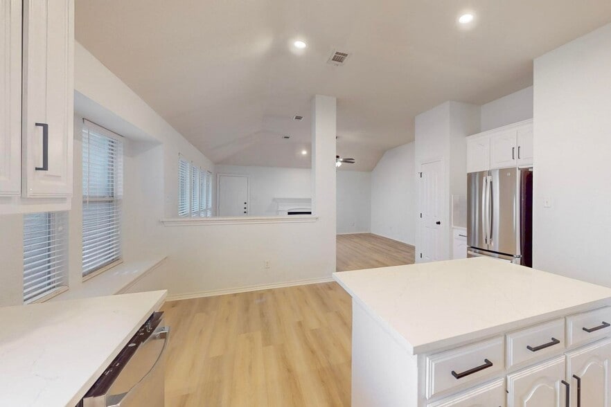 Building Photo - 4817 Valley Springs Trail