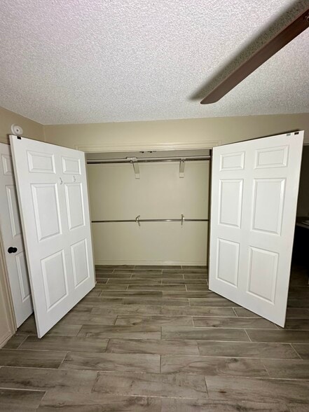 Master Closet - 500 N 46th St