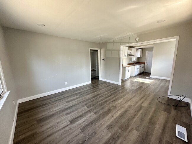 Building Photo - 1221 Frisco St